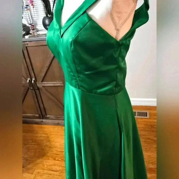 Davids bridal Green bridesmaid dress - Picture 3 of 10